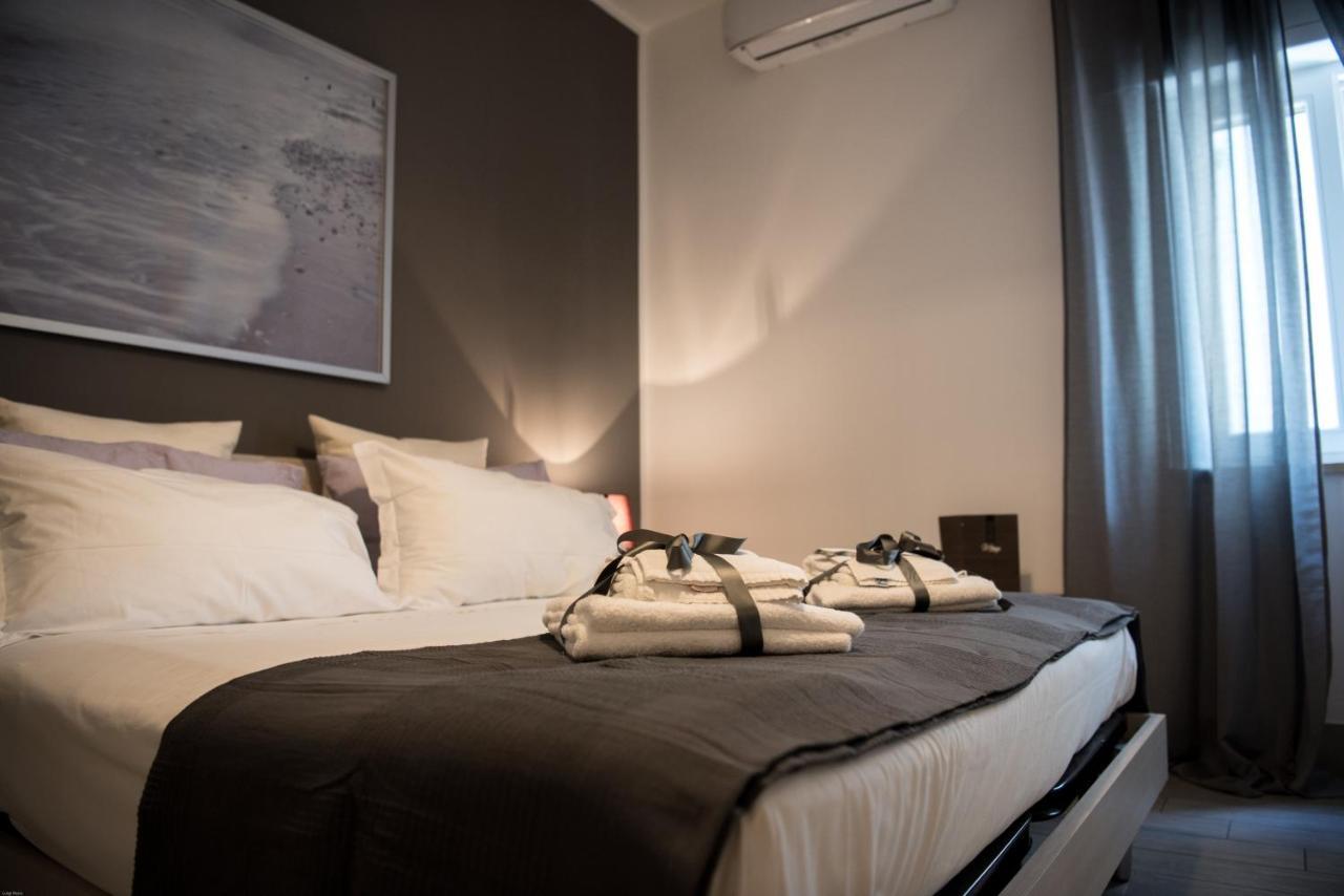 B&B Brothers Suite Vomero เนเปิลส์ ภายนอก รูปภาพ