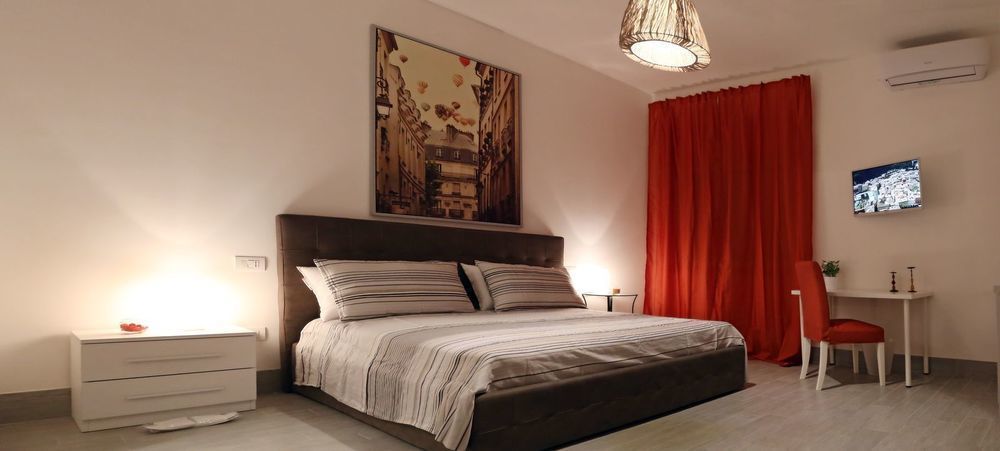 B&B Brothers Suite Vomero เนเปิลส์ ภายนอก รูปภาพ