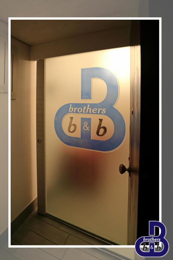 B&B Brothers Suite Vomero เนเปิลส์ ภายนอก รูปภาพ